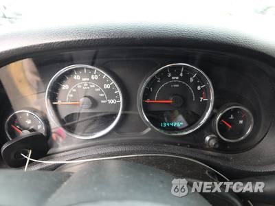2015 Jeep Wrangler Unlimited Sahara - zdjęcie 12 z 31 - miniatura
