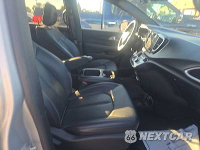 2026 Chrysler Pacifica Select 121.6" WB - zdjęcie 8 z 20 - miniatura