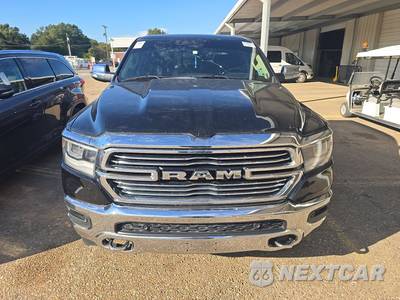 2020 Ram 1500 Laramie Crew Cab Short Bed - zdjęcie 2 z 17 - miniatura
