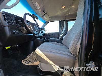2016 Chevrolet Express 3500 Passenger Van LT 1LT 155.0" WB - zdjęcie 7 z 53 - miniatura
