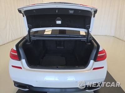 2019 BMW 7 Series Sedan 750i xDrive M SPORT LINE - zdjęcie 16 z 32 - miniatura