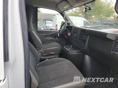 2025 GMC Savana 2500 Cargo Van 1WT 135.0" WB - zdjęcie 8 z 31 - miniatura