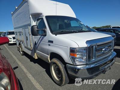 2019 Ford Super Duty E-350 Cutaway - zdjęcie 3 z 33 - miniatura