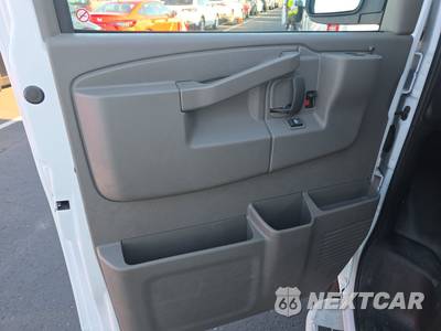 2025 Chevrolet Express 2500 Cargo Van 1WT 135.0" WB - zdjęcie 9 z 23 - miniatura