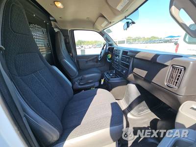 2025 GMC Savana 2500 Cargo Van 1WT 135.0" WB - zdjęcie 8 z 21 - miniatura