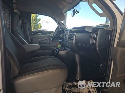 2025 Chevrolet Express 2500 Cargo Van 1WT 135.0" WB - zdjęcie 8 z 32 - miniatura