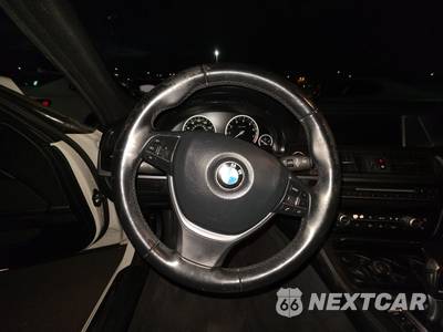 2012 BMW 5 Series Sedan 550i xDrive - zdjęcie 10 z 40 - miniatura