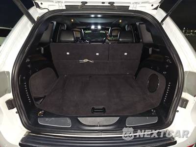 2018 Jeep Grand Cherokee Overland - zdjęcie 16 z 41 - miniatura
