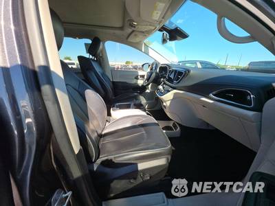 2020 Chrysler Pacifica Limited 121.6" WB - zdjęcie 8 z 33 - miniatura