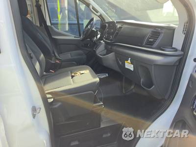 2025 Ford Transit 250 Cargo Van Low Roof 130.0" WB - zdjęcie 8 z 31 - miniatura
