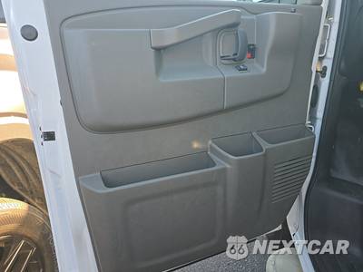 2025 GMC Savana 2500 Cargo Van 1WT 135.0" WB - zdjęcie 9 z 17 - miniatura