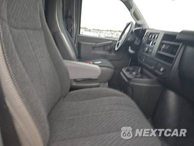 2025 GMC Savana 2500 Cargo Van 1WT 135.0" WB - zdjęcie 8 z 28 - miniatura