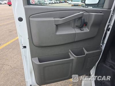 2025 GMC Savana 2500 Cargo Van 1WT 135.0" WB - zdjęcie 9 z 28 - miniatura