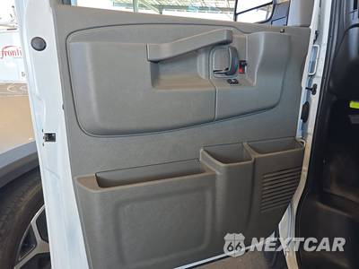 2025 GMC Savana 2500 Cargo Van 1WT 135.0" WB - zdjęcie 9 z 22 - miniatura