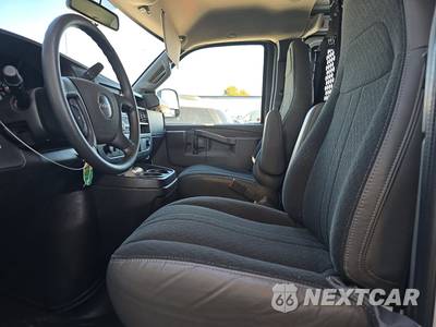 2025 GMC Savana 2500 Cargo Van 1WT 135.0" WB - zdjęcie 7 z 28 - miniatura