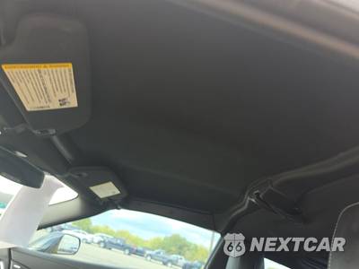 2016 Chevrolet Corvette Stingray Coupe 1LT - zdjęcie 17 z 25 - miniatura