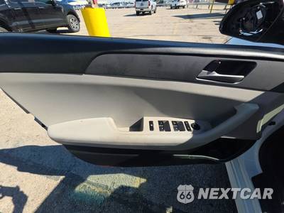 2018 Hyundai Sonata SE - zdjęcie 9 z 38 - miniatura