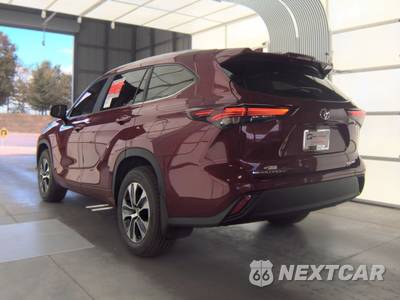2026 Toyota Highlander XLE - zdjęcie 8 z 26 - miniatura