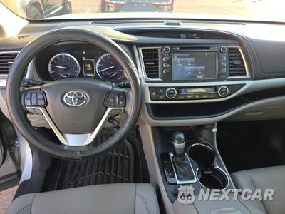 2019 Toyota Highlander XLE - zdjęcie 17 z 34 - miniatura