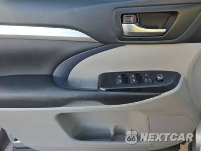 2019 Toyota Highlander XLE - zdjęcie 15 z 34 - miniatura