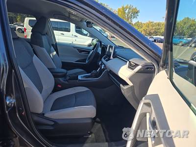 2023 Toyota RAV4 XLE - zdjęcie 8 z 36 - miniatura