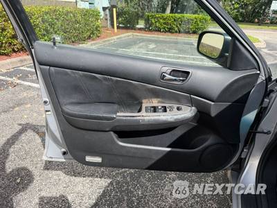 2003 Honda Accord Sedan EX w/Leather - zdjęcie 16 z 50 - miniatura