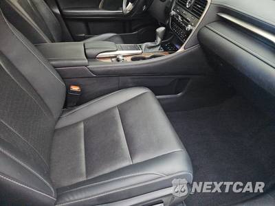 2022 Lexus RX 350L - zdjęcie 8 z 19 - miniatura