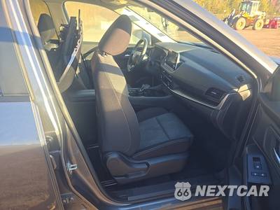 2025 Nissan Rogue SV - zdjęcie 8 z 18 - miniatura
