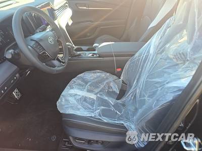 2026 Toyota Camry SE - zdjęcie 13 z 26 - miniatura