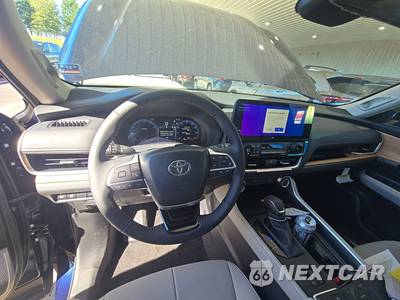 2026 Toyota Grand Highlander Limited - zdjęcie 17 z 27 - miniatura