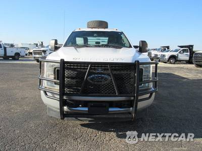 2017 Ford Super Duty F-350 Cab Chassis XL Extended Cab w/Rear Doors DRW - zdjęcie 7 z 37 - miniatura