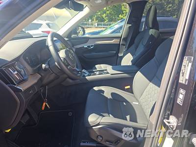 2026 Volvo XC90 B6 Plus 7-Passenger - zdjęcie 7 z 26 - miniatura