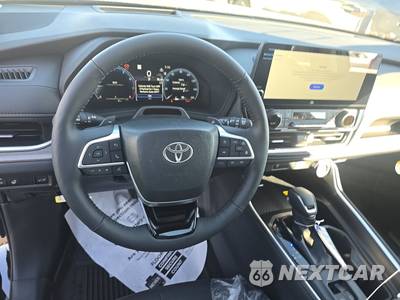 2026 Toyota Grand Highlander Platinum - zdjęcie 17 z 27 - miniatura