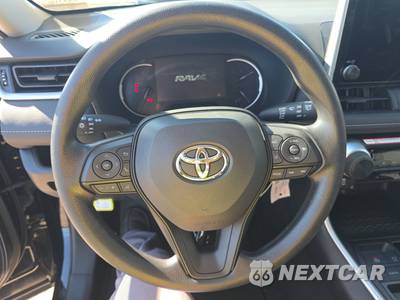 2025 Toyota RAV4 LE - zdjęcie 10 z 22 - miniatura