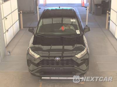 2025 Toyota RAV4 LE - zdjęcie 2 z 22 - miniatura