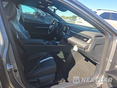 2026 Toyota Camry SE - zdjęcie 20 z 27 - miniatura