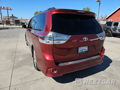 2013 Toyota Sienna SE 8-Passenger 119.3" WB - zdjęcie 6 z 30 - miniatura