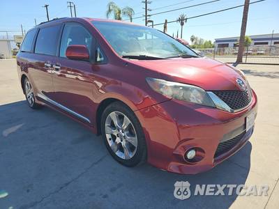 2013 Toyota Sienna SE 8-Passenger 119.3" WB - zdjęcie 3 z 30 - miniatura
