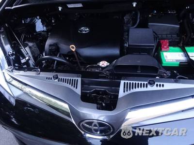 2018 Toyota Sienna XLE 8-Passenger 119.3" WB - zdjęcie 57 z 77 - miniatura