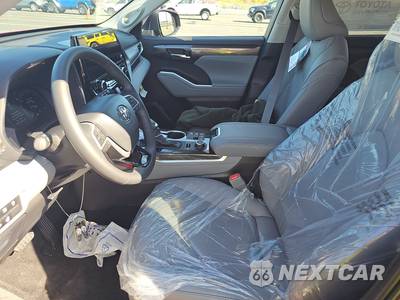 2026 Toyota Highlander Platinum - zdjęcie 13 z 26 - miniatura