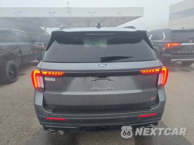 2025 Ford Explorer ST - zdjęcie 5 z 20 - miniatura