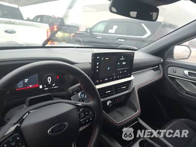 2025 Ford Explorer ST - zdjęcie 11 z 20 - miniatura