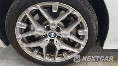 2025 BMW 3 Series Sedan 330i xDrive - zdjęcie 22 z 25 - miniatura
