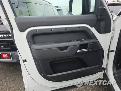 2025 Land Rover Defender 110 S - zdjęcie 9 z 26 - miniatura