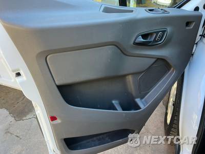 2026 Ford Transit Passenger Van XLT Medium Roof 148.0" WB - zdjęcie 10 z 29 - miniatura