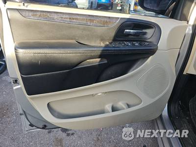 2014 Chrysler Town & Country Touring 121.2" WB - zdjęcie 9 z 39 - miniatura