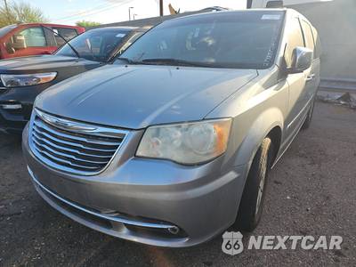 2014 Chrysler Town & Country Touring 121.2" WB