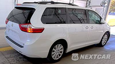 2015 Toyota Sienna XLE 7-Passenger 119.3" WB - zdjęcie 4 z 36 - miniatura