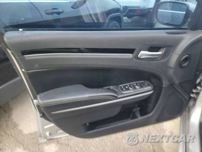 2020 Chrysler 300S - zdjęcie 9 z 34 - miniatura