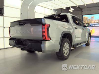 2022 Toyota Tundra SR5 Crew Cab Short Bed - zdjęcie 4 z 22 - miniatura